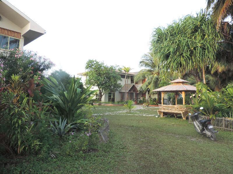 גאן Nazaki Luxury Beach Hotel מראה חיצוני תמונה